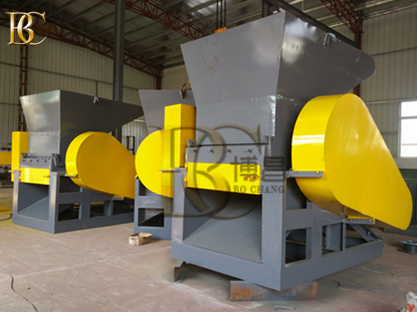 用塑料破碎機(jī)設(shè)備來破碎家電外殼的優(yōu)點